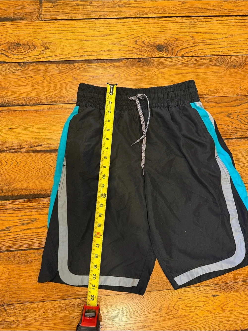 NIKE SWIM TRUNKS WITH MESH LINING IN BLACK, GRAY, AND TEAL – SIZE SMALL